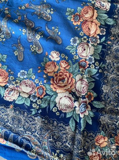 Павлопасадский шерстяной платок