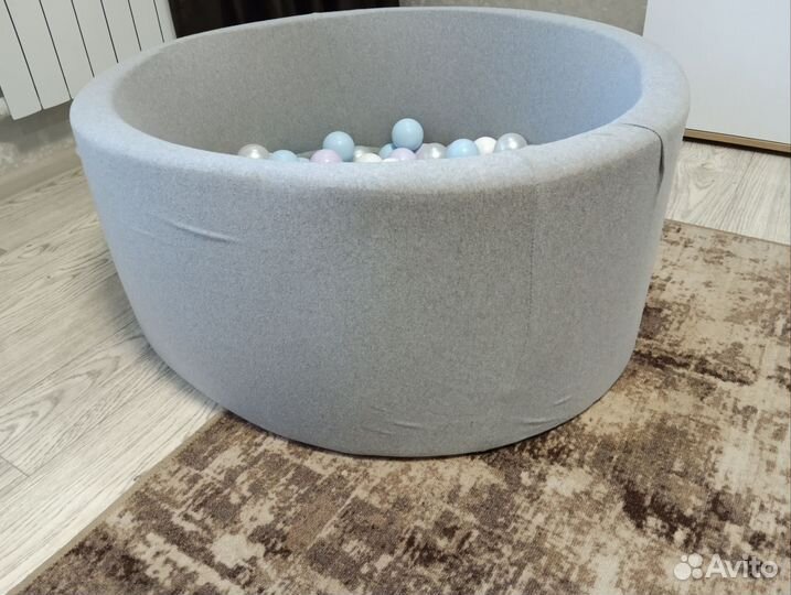 Сухой бассейн с шариками