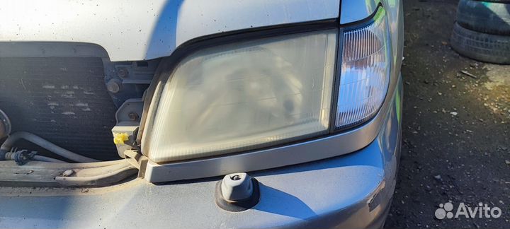 Фара subaru forester 1