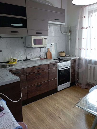 2-к. квартира, 60 м², 1/3 эт.