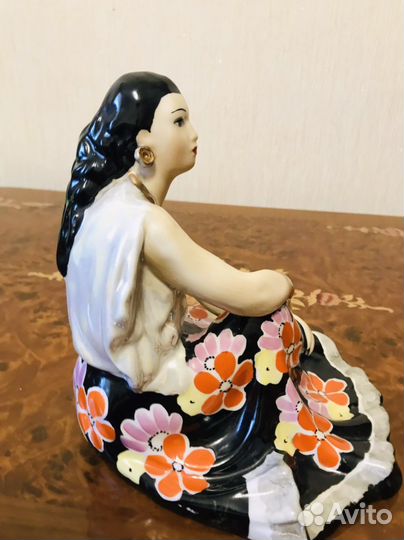 «Земфира сидящая» «Цыганка» Дулево СССР