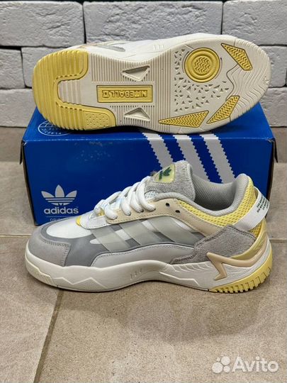 Adidas sleek super w