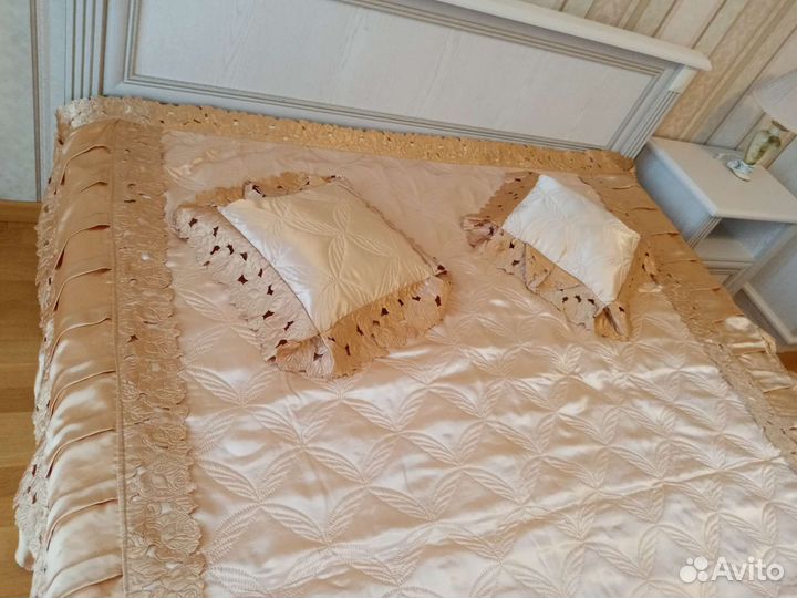 Покрывало с подушками комплект