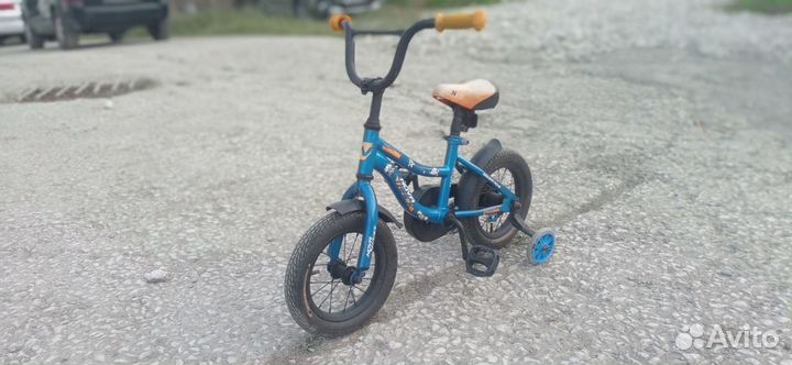 Детский велосипед с доп. колёсиками Novatrack