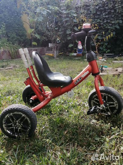 Трехколесный велосипед