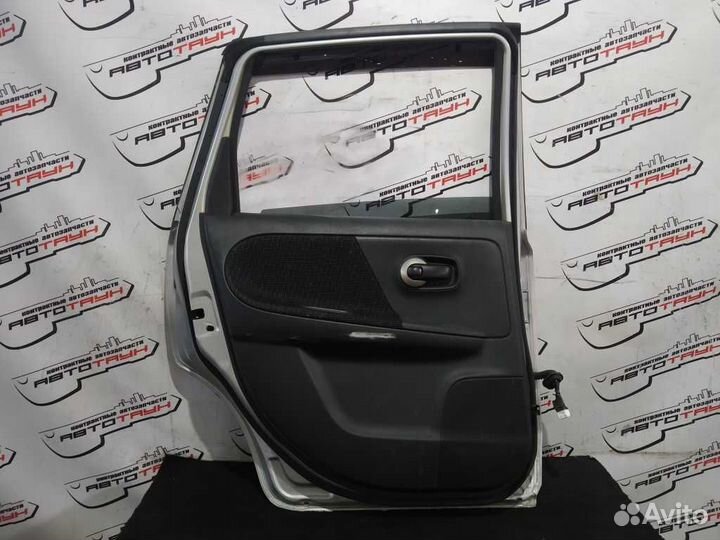 Дверь nissan note E11 NE11 ZE11 H210A1U6MA задняя