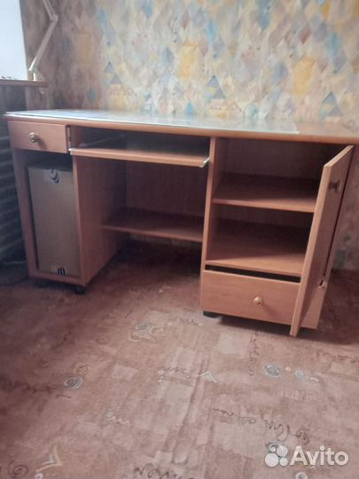 Компьютерный стол