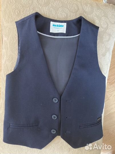 Жилетка для мальчика школьная