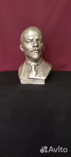 Бюст В.И.Ленин