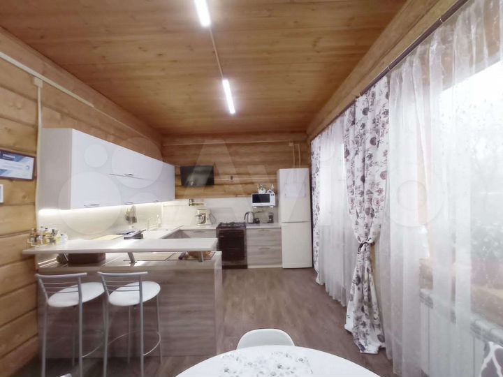 Дом 190,4 м² на участке 8,9 сот.