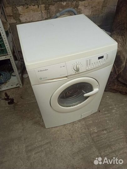 Стиральная машина Electrolux EWF 1020