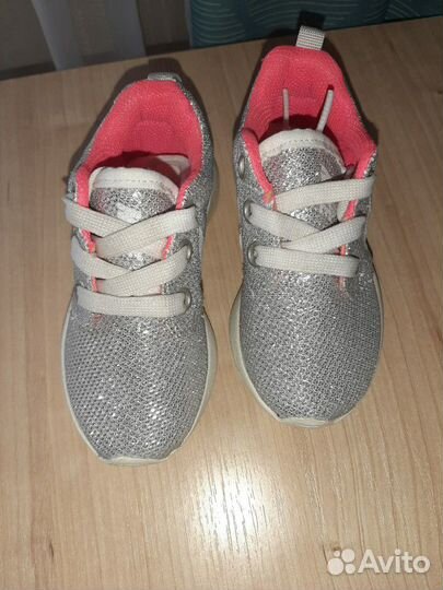 Кроссовки для девочки