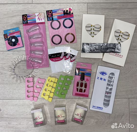 Аксессуары для маникюра, накладные ресницы и пр