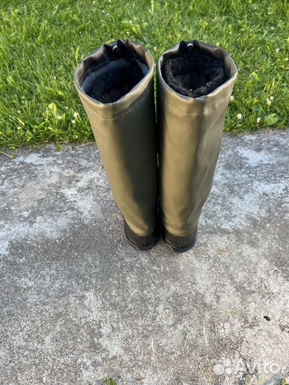 Зимние шипованные резиновые сапоги