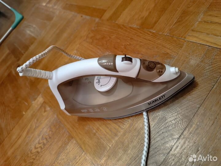 Утюг Scarlett