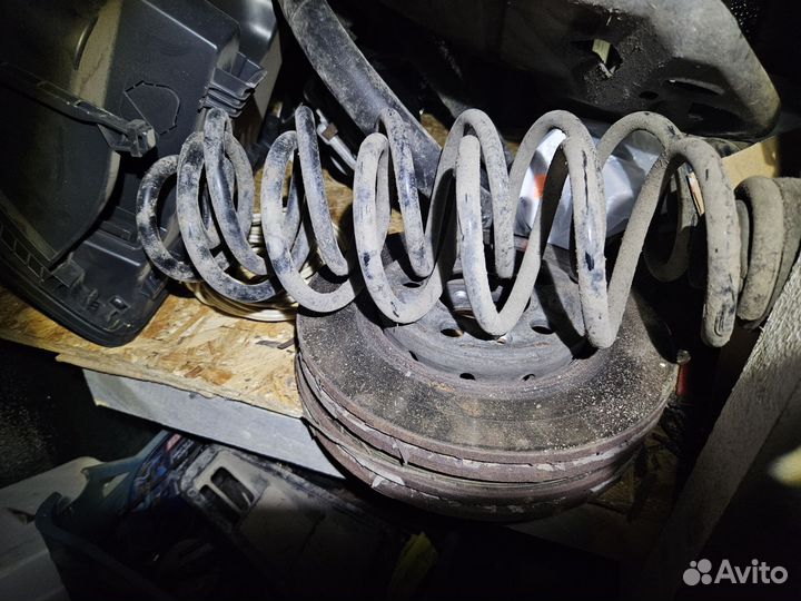 Задние пружины Шкода Рапид 1