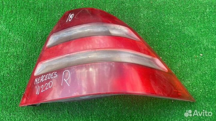 Фонарь задний правый Mercedes S W220 2003