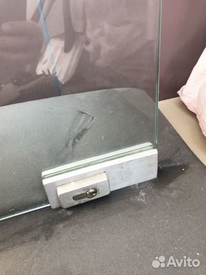 Дверь стеклянная с доводчиком комплект