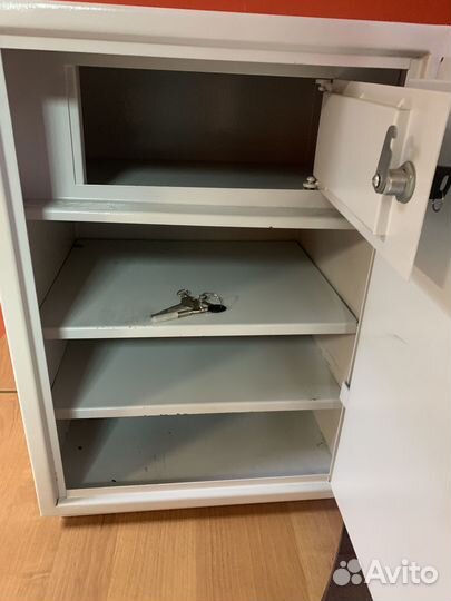 Шкаф металлический шам