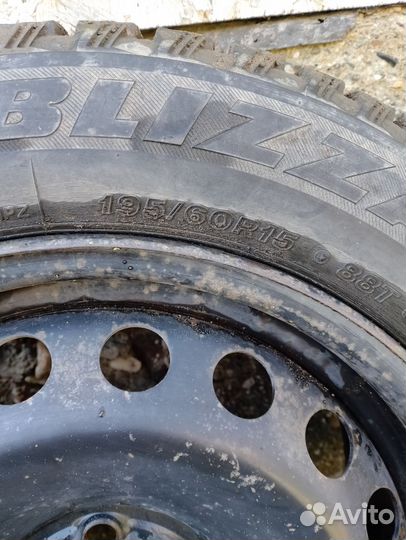 Bridgestone Blizzak DM-V1 15/9 R15