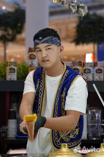 Продавец кассир (шоумен)