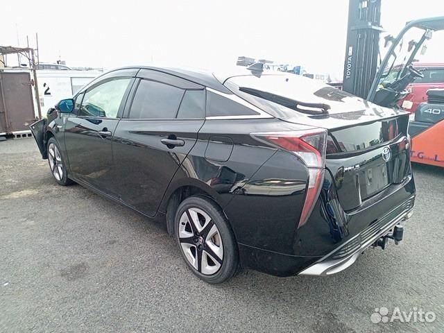 Лючок топливного бака Toyota Prius ZVW50 2ZR-FXE