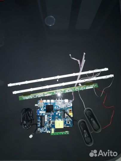 Телевизор SMART tv dexp 32 дюйма, на запчасти