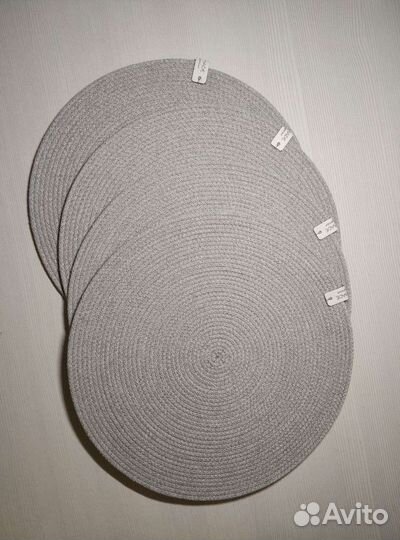 Сервировочных салфетки и подставки под кружки