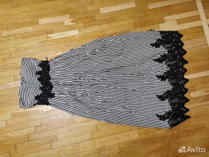 Платье без бретелек