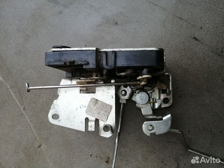 Замок двери передн. правой Renault Logan 2005-2014