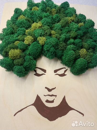 Картина «Девушка» из мха 29*42 см