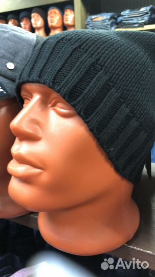 Шапка черная удлиненная новая