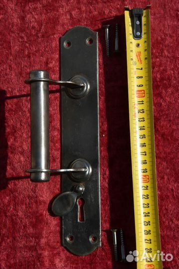 Старинная дверная ручка