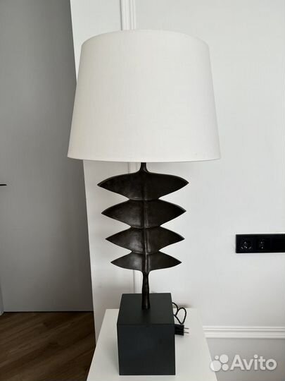 Настольная лампа дизайнерская