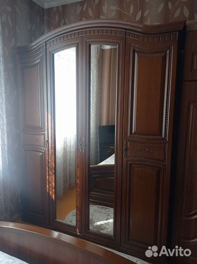 Спальный гарнитур