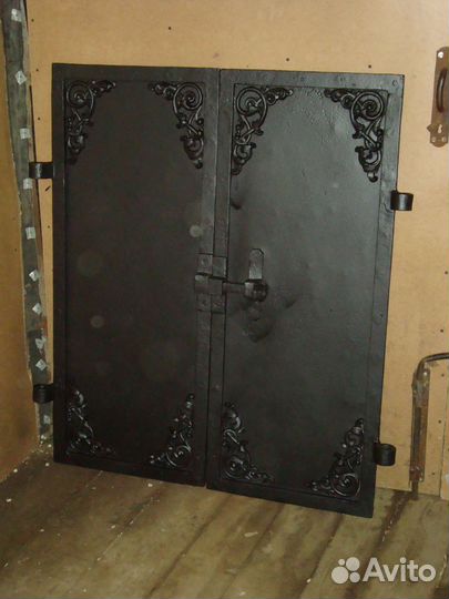 Старинные металлические ставни