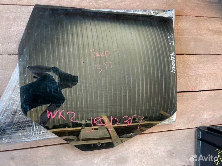 Стекло заднее правое Jeep Grand Cherokee