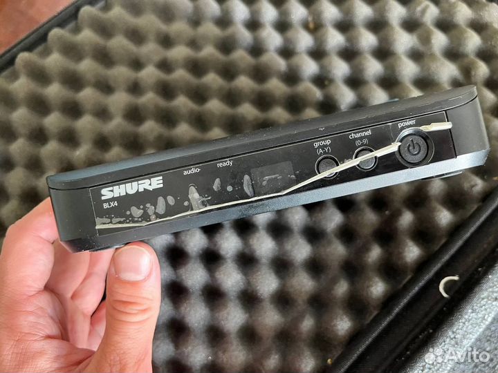 Shure BLX4 Беспроводная радиосистема c микрофоном