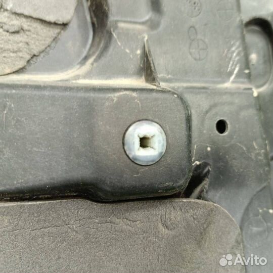 Накладка двери внутренняя задняя левая Mazda 3 BK