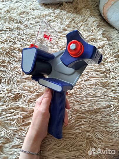 Диспенсер для скотча