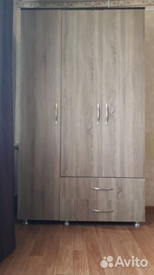 Диван новый, холодильник новый, шкаф новый