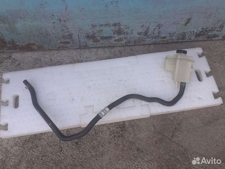 Бачок гура Renault Symbol 2002-2008г