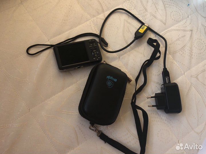 Компактный фотоаппарат