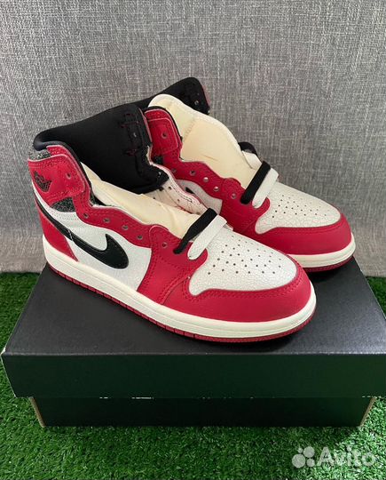 Air Jordan 1 Retro High OG Chicago Lost & Found