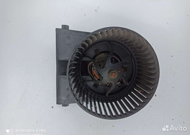 Моторчик печки Skoda Octavia A4 Tour