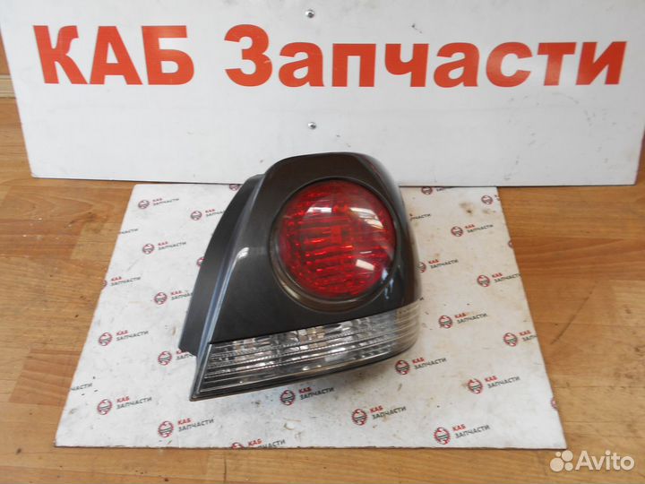 Фонарь задний правый Toyota Altezza