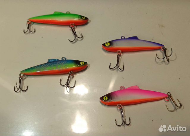 Раттлин, воблер, виб Vip Trout