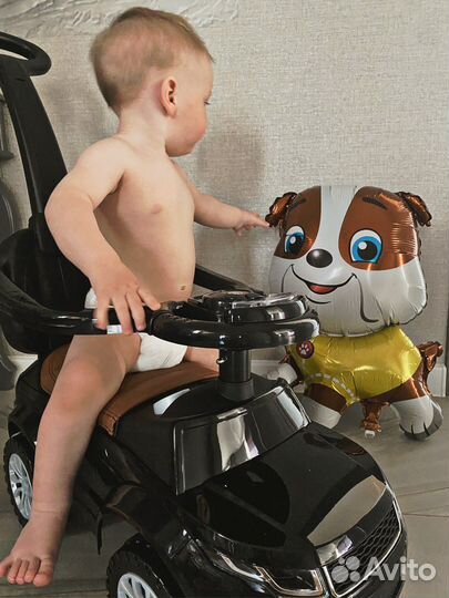 Машинка каталка толокар с ручкой