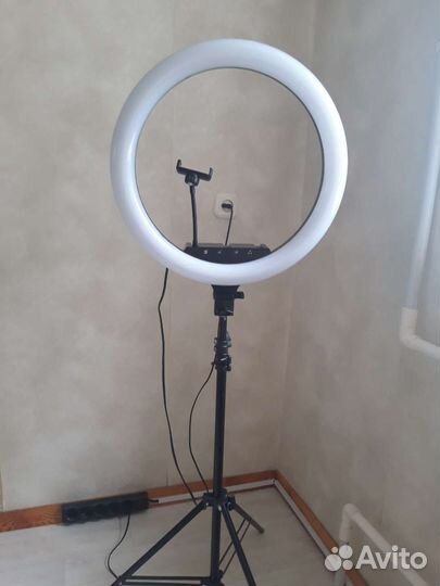 Кольцевая лампа со штативом бу