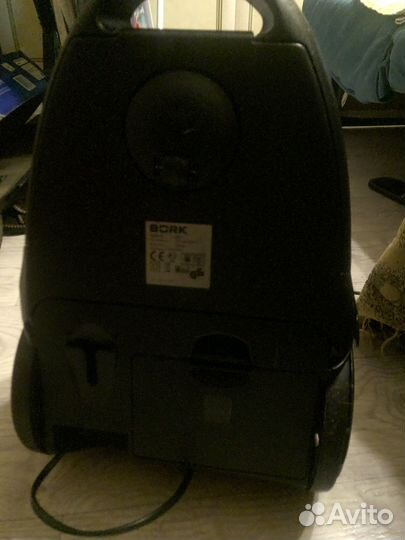 Пылесос Bork без шланга но с щётками